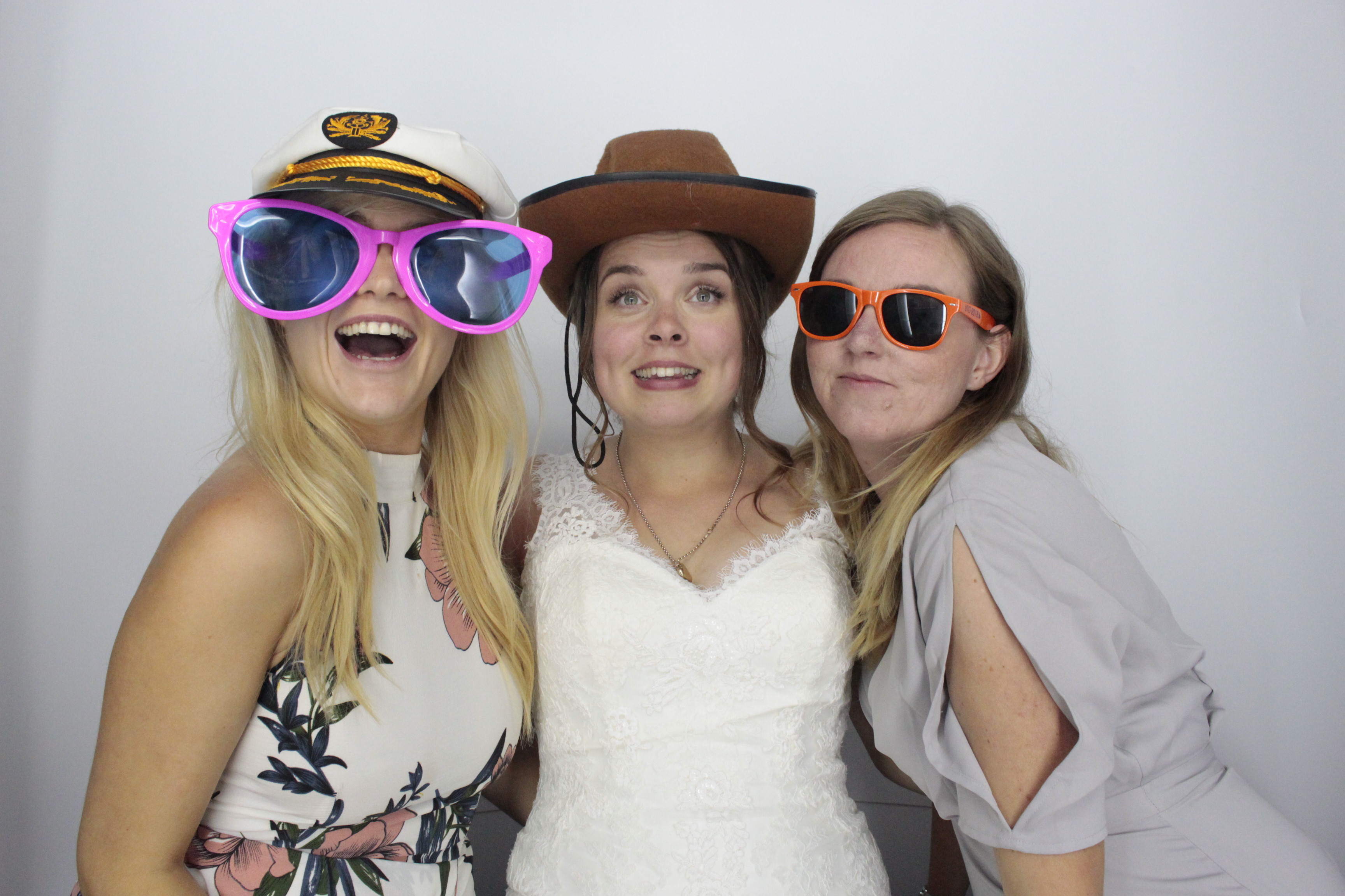 Ollie & Amy's Wedding | View more photos from the event at gallery.myphotoboothexperience.co.uk/u/MyPhotoBoothExperienceLtd/Ollie-Amys-Wedding